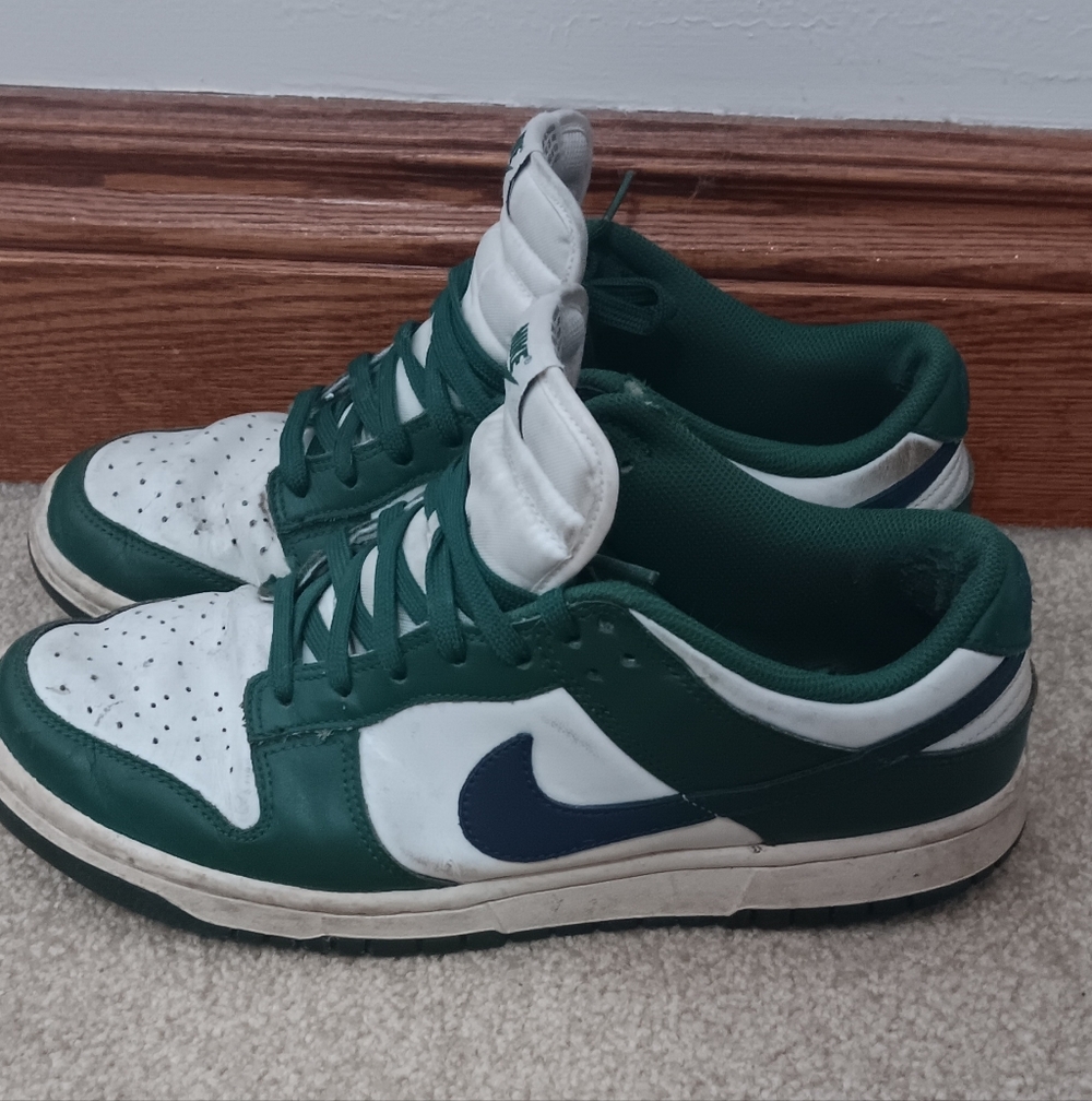 Nike Dunks - Picture 2 of 3